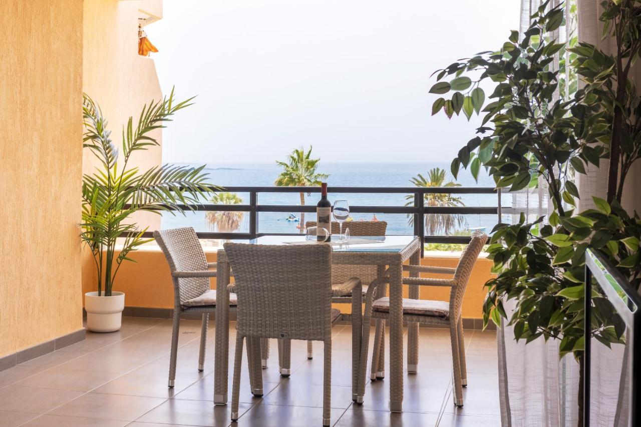 Апартаменти Frontline Penthouse With Heated Pool And Parking Лос-Крістіанос Екстер'єр фото