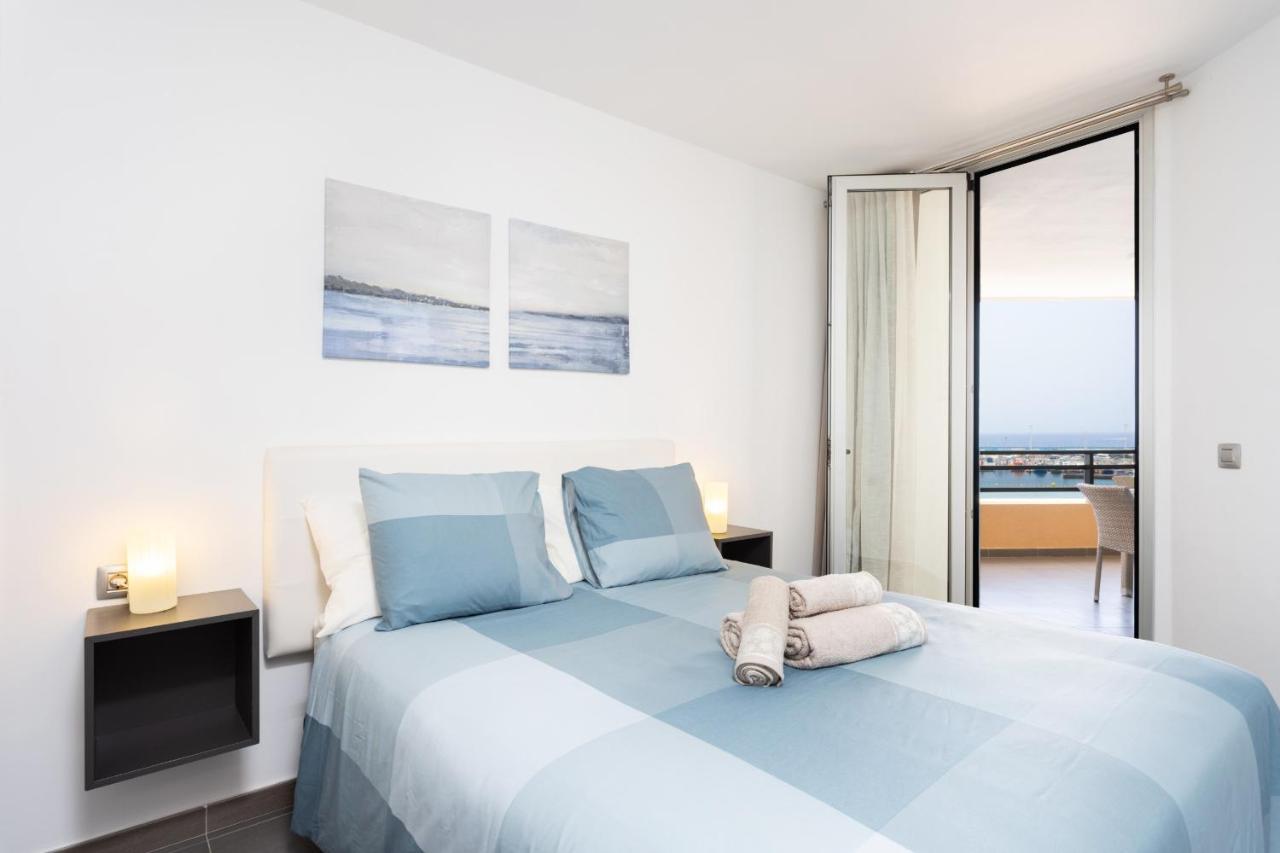 Апартаменти Frontline Penthouse With Heated Pool And Parking Лос-Крістіанос Екстер'єр фото