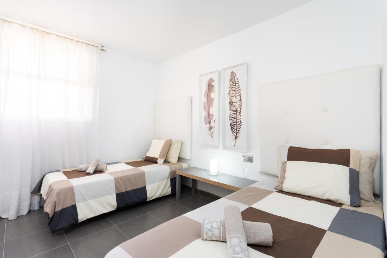 Апартаменти Frontline Penthouse With Heated Pool And Parking Лос-Крістіанос Екстер'єр фото