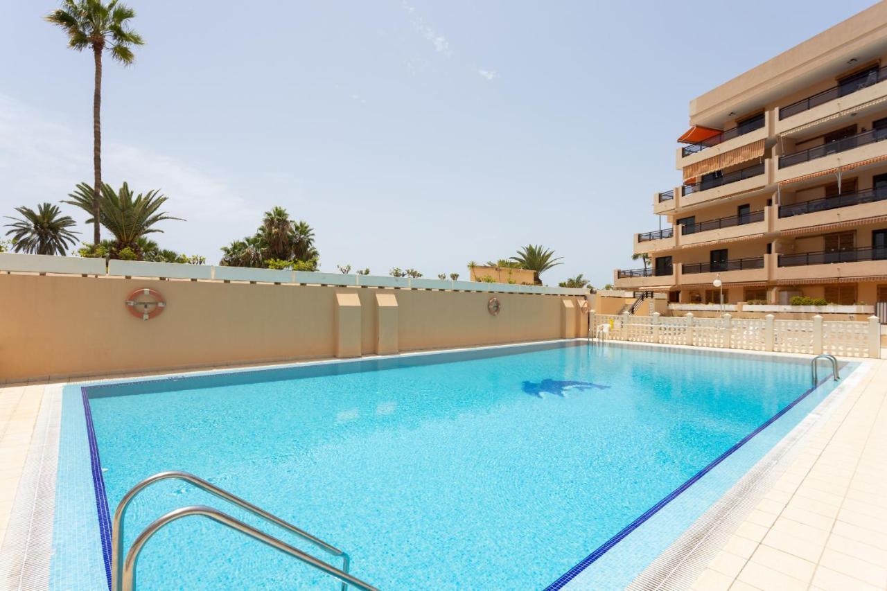 Апартаменти Frontline Penthouse With Heated Pool And Parking Лос-Крістіанос Екстер'єр фото