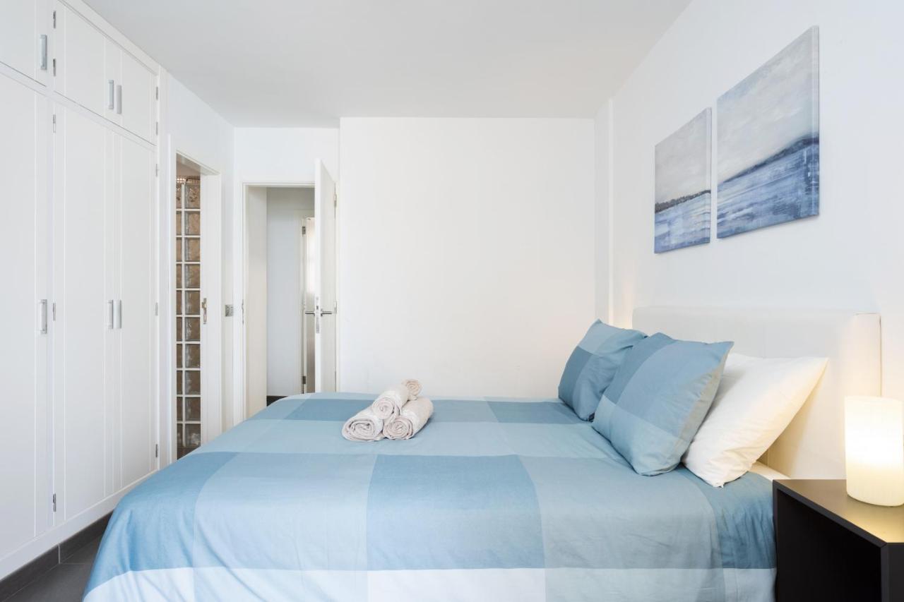 Апартаменти Frontline Penthouse With Heated Pool And Parking Лос-Крістіанос Екстер'єр фото